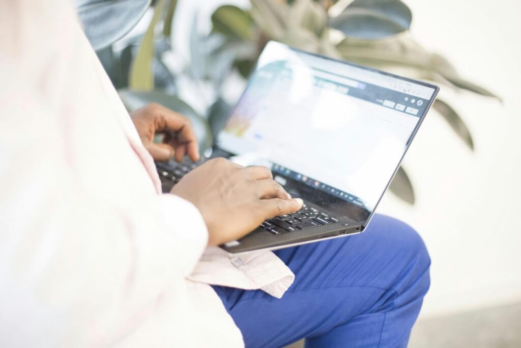 dr-and-laptop